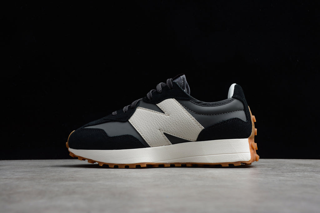 New Balance 327 – Negro / Blanco
