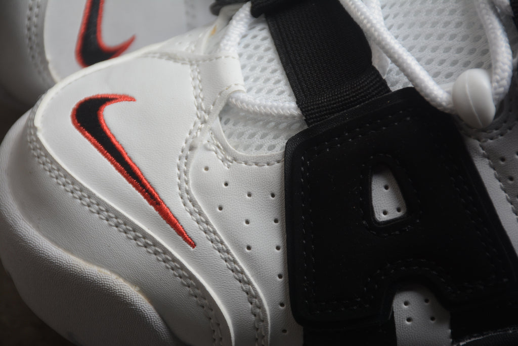 Air More Uptempo – Blanco / Negro