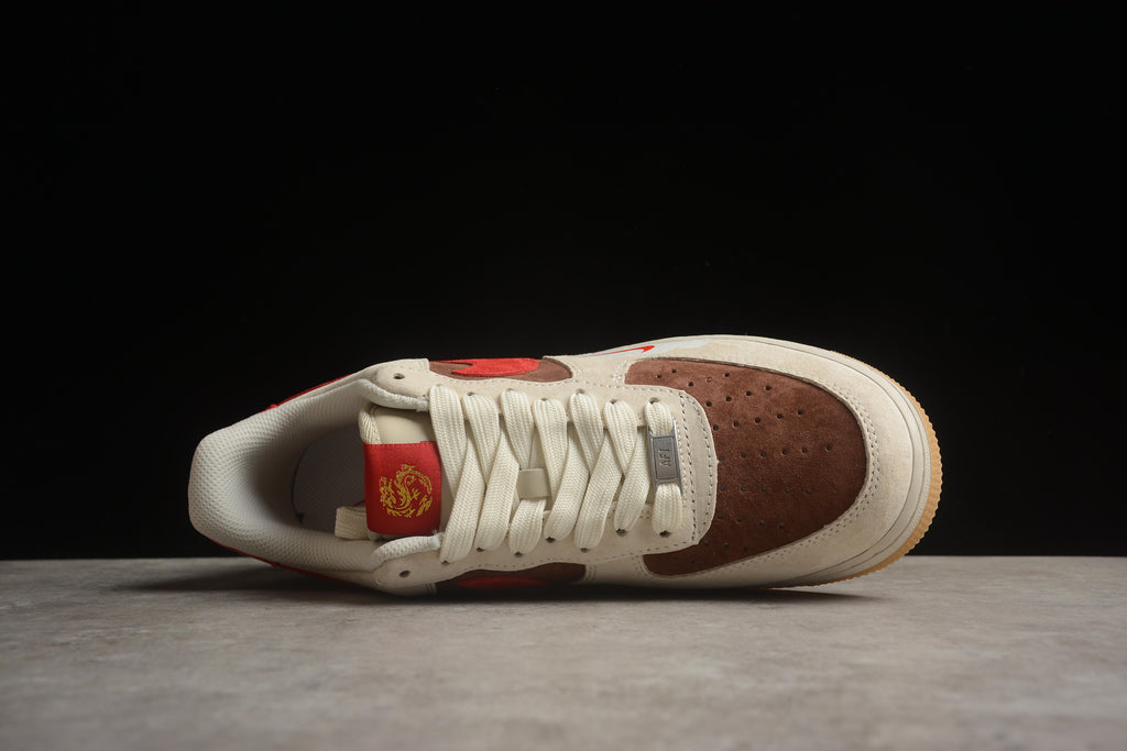 Air Force 1 Low – Beige / Marrón / Rojo