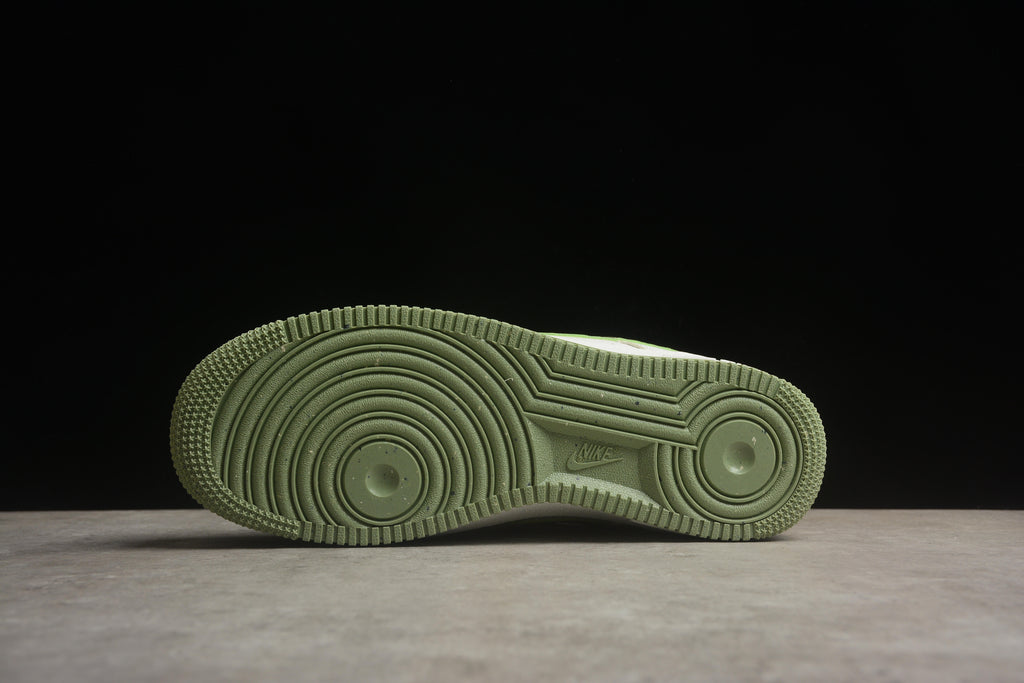 Nike Air Force 1 Low – Blanco / Verde Claro