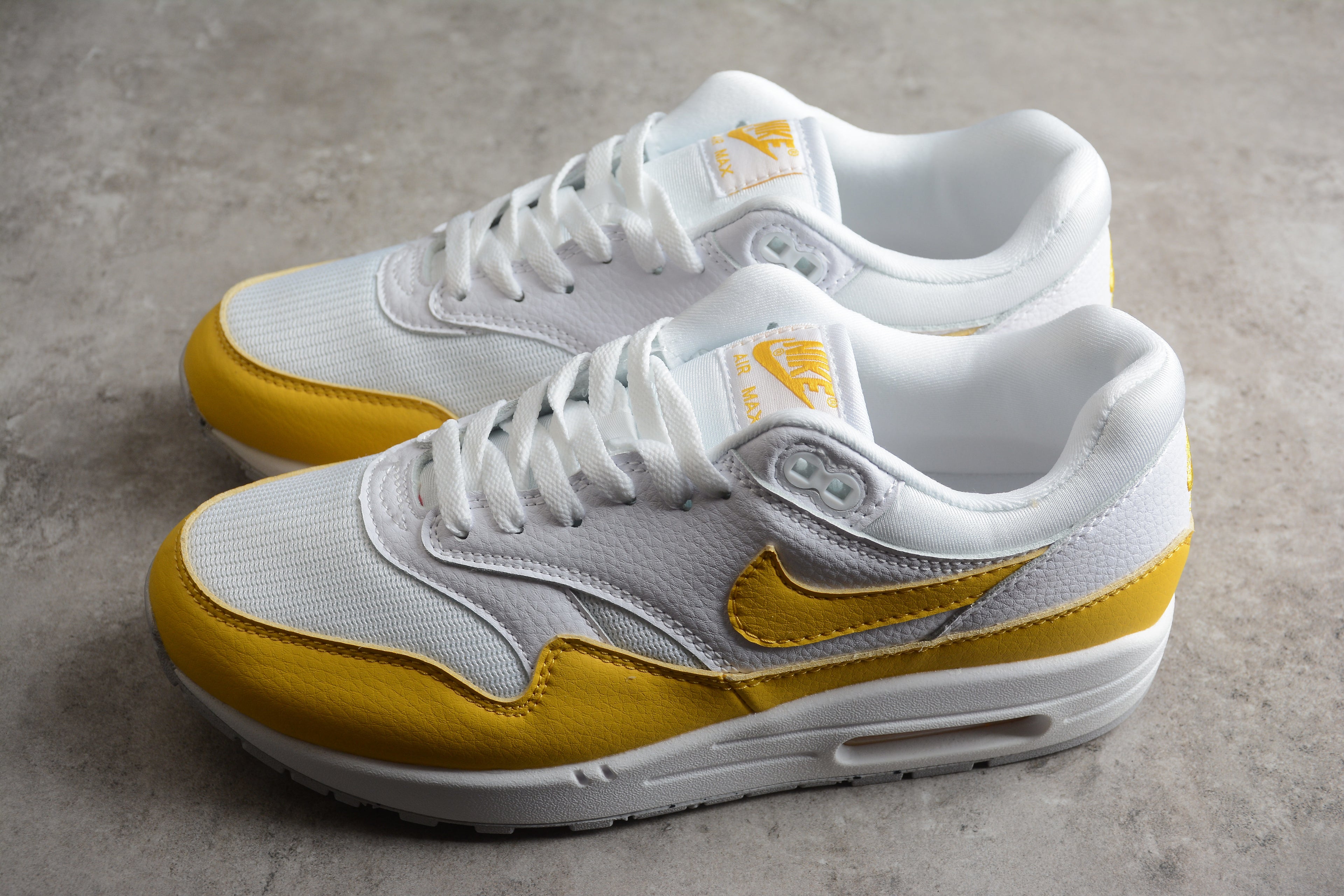 Air Max 1 – Blanco / Amarillo