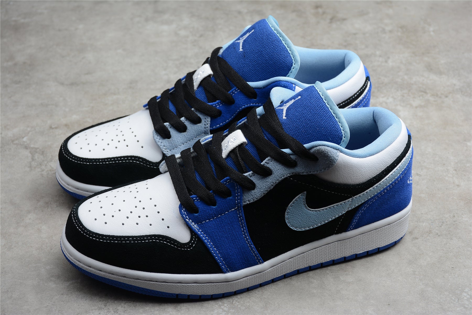 Jordan 1 Low – Azul / Negro