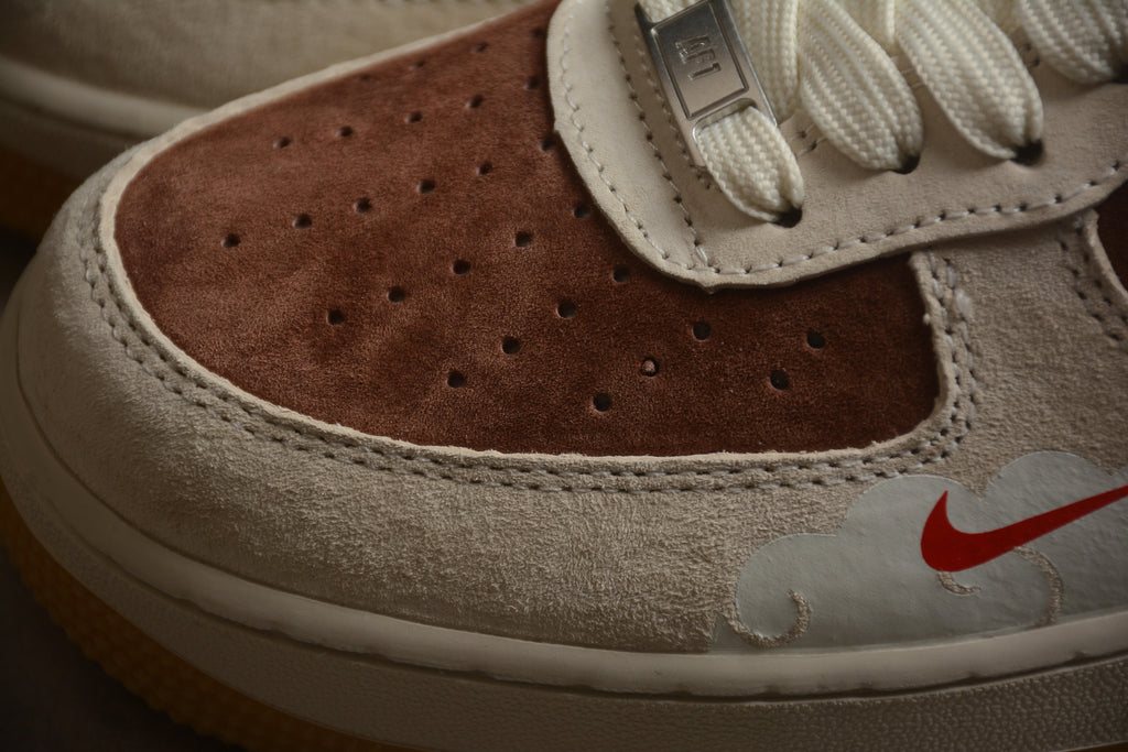Air Force 1 Low – Beige / Marrón / Rojo