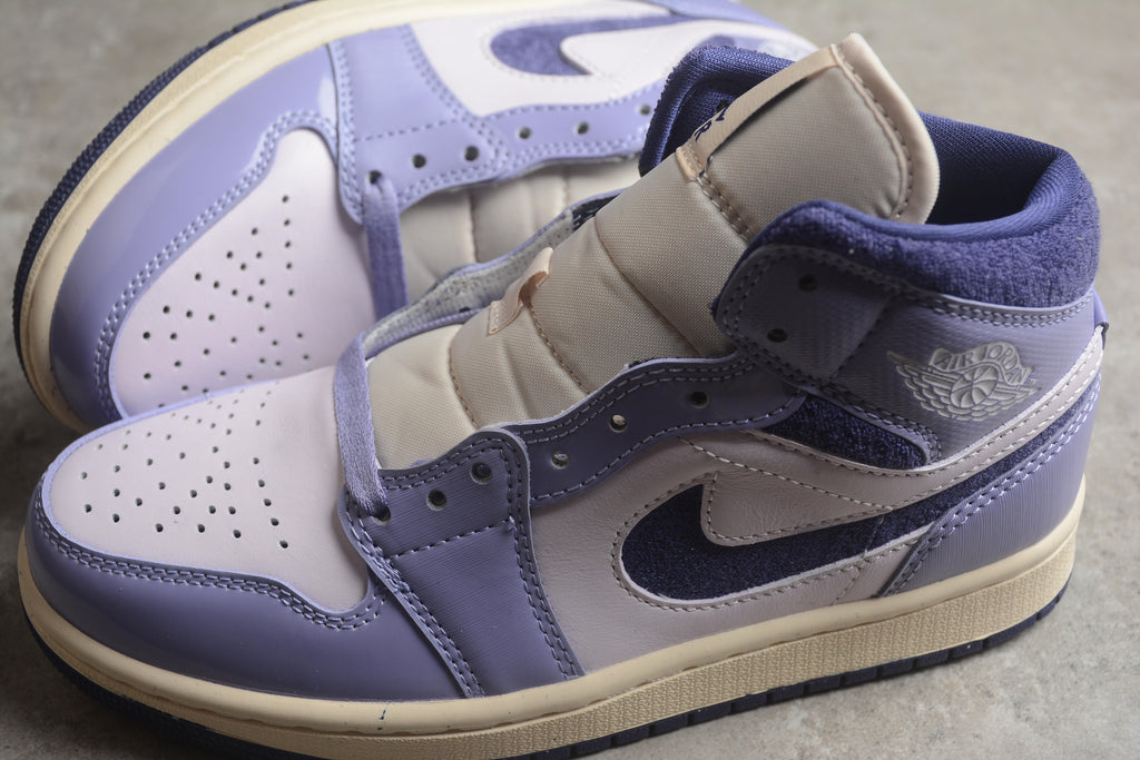 Air Jordan 1 Mid – Lila