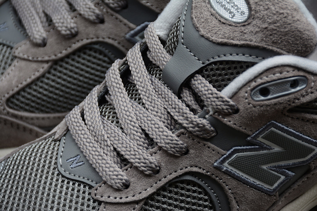 New Balance 2002R – Gris Oscuro