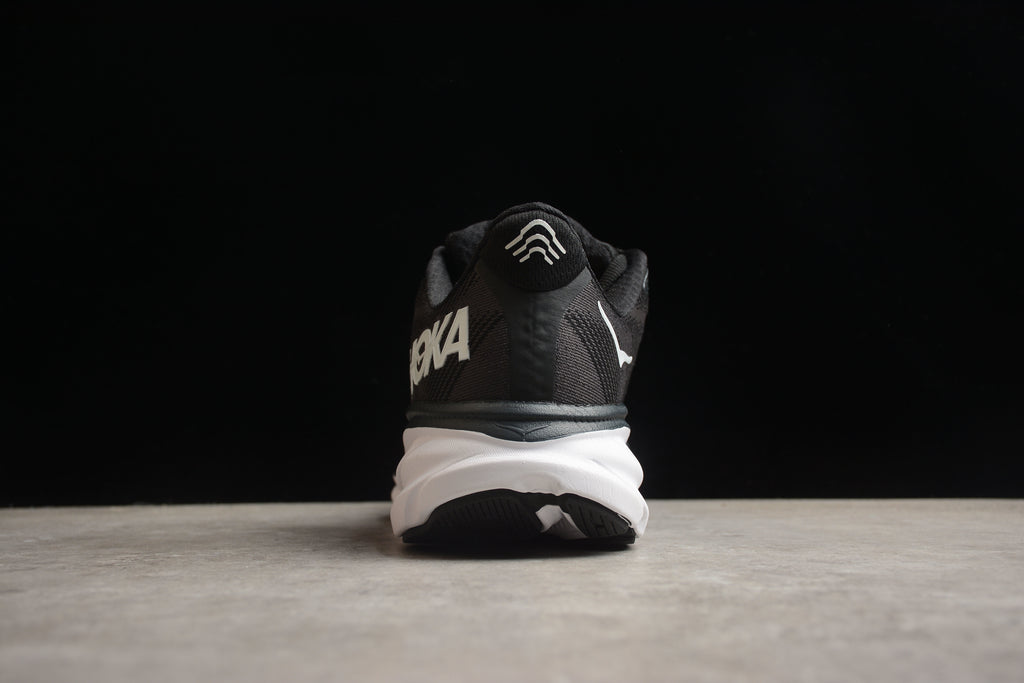 Hoka Clifton 9 – Negro / Blanco