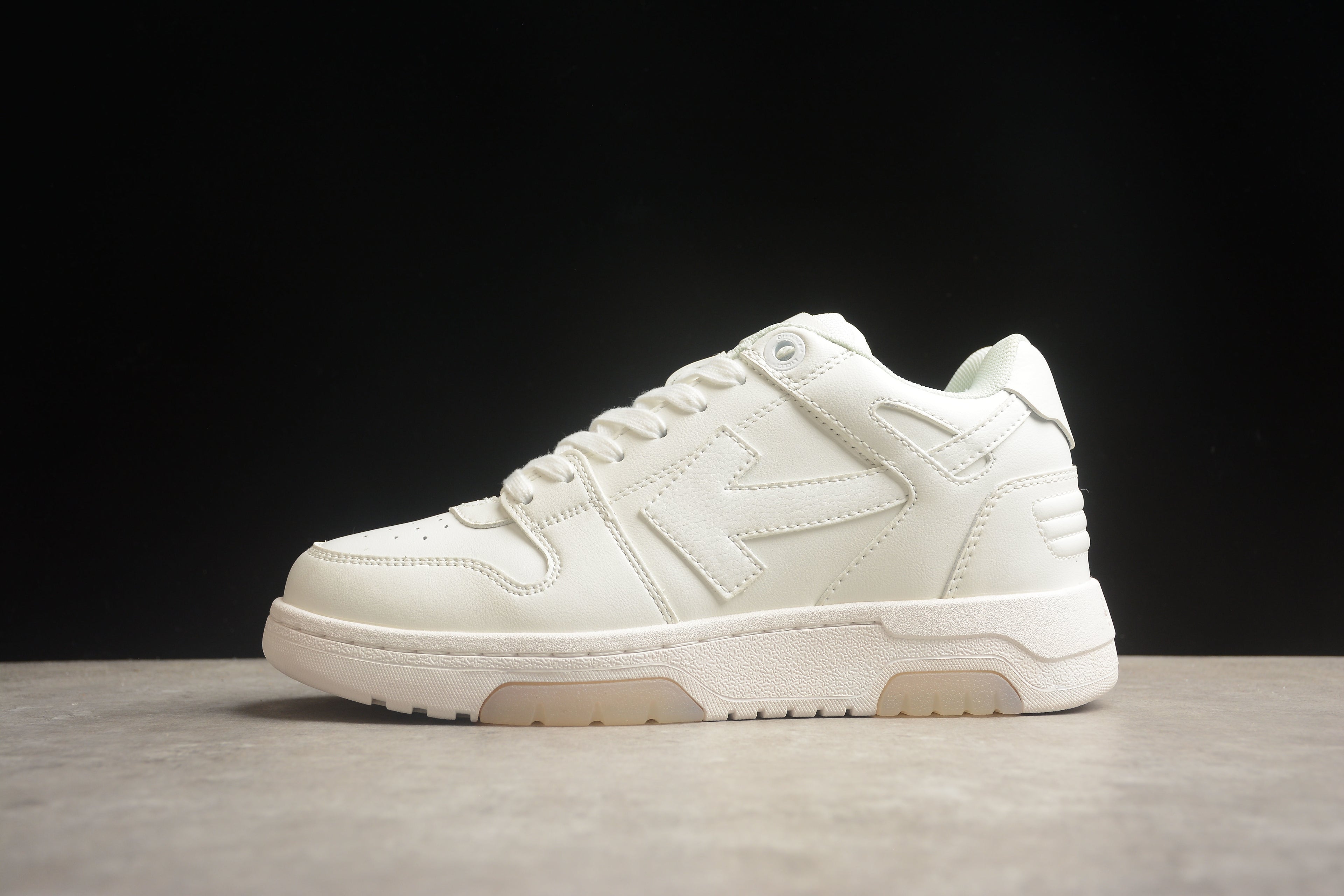 Off-White – Blanco
