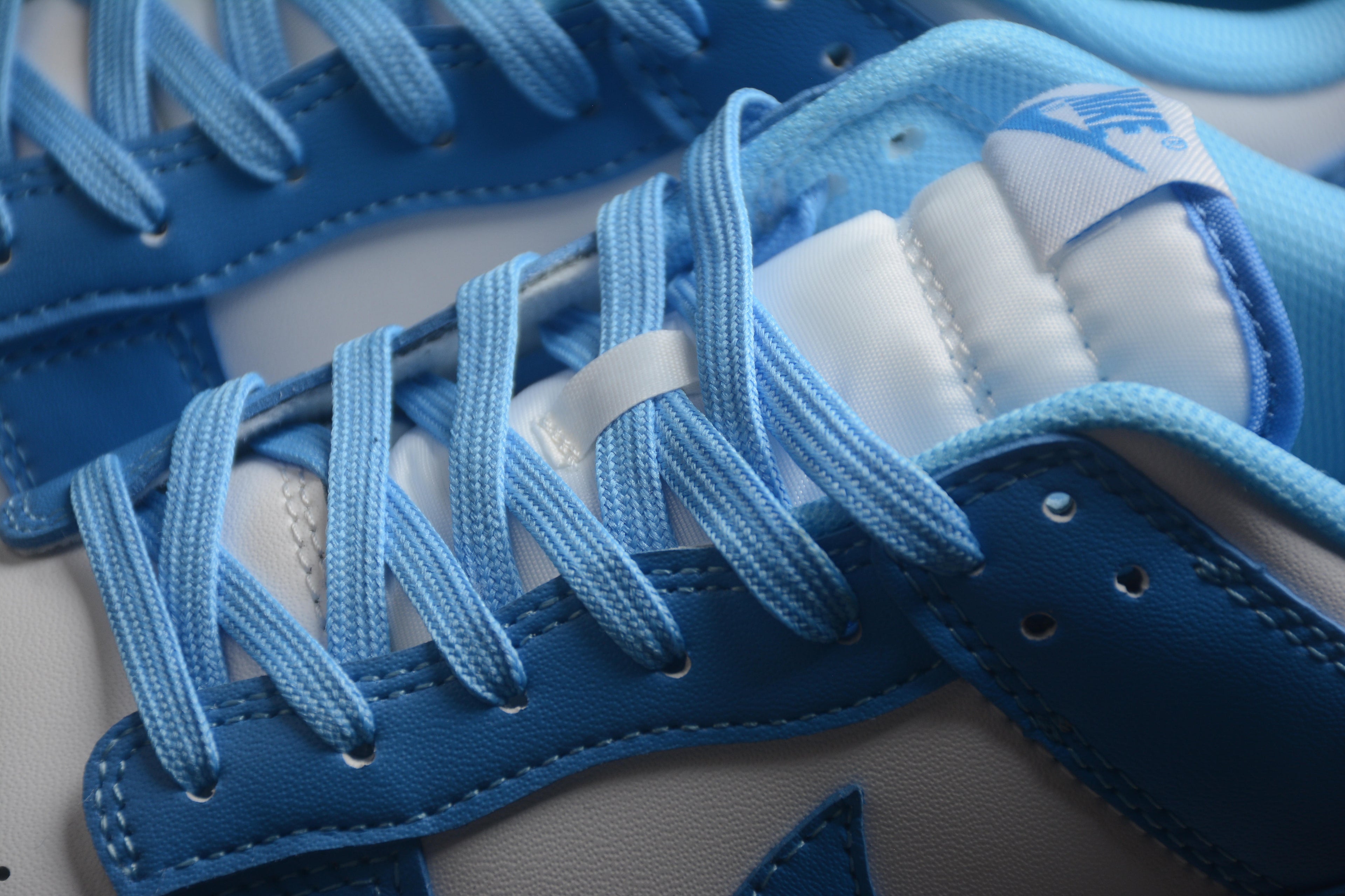 Dunk SB – Azul Claro / Blanco