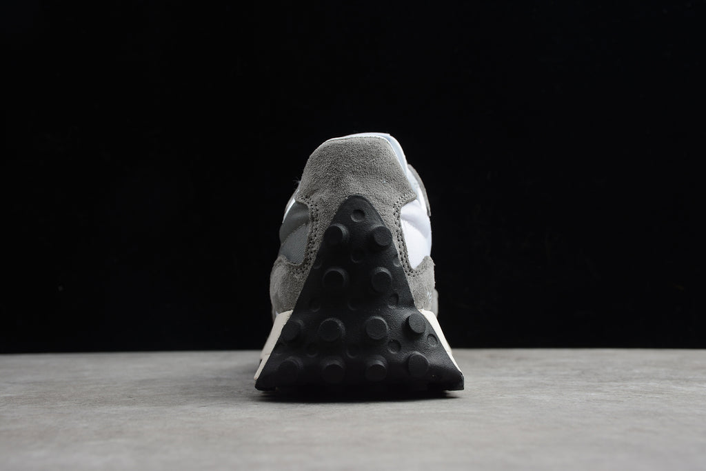 New Balance 327 – Gris Oscuro