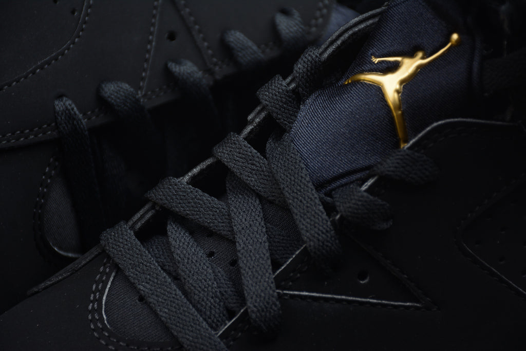 Air Jordan 6 – Negro / Dorado