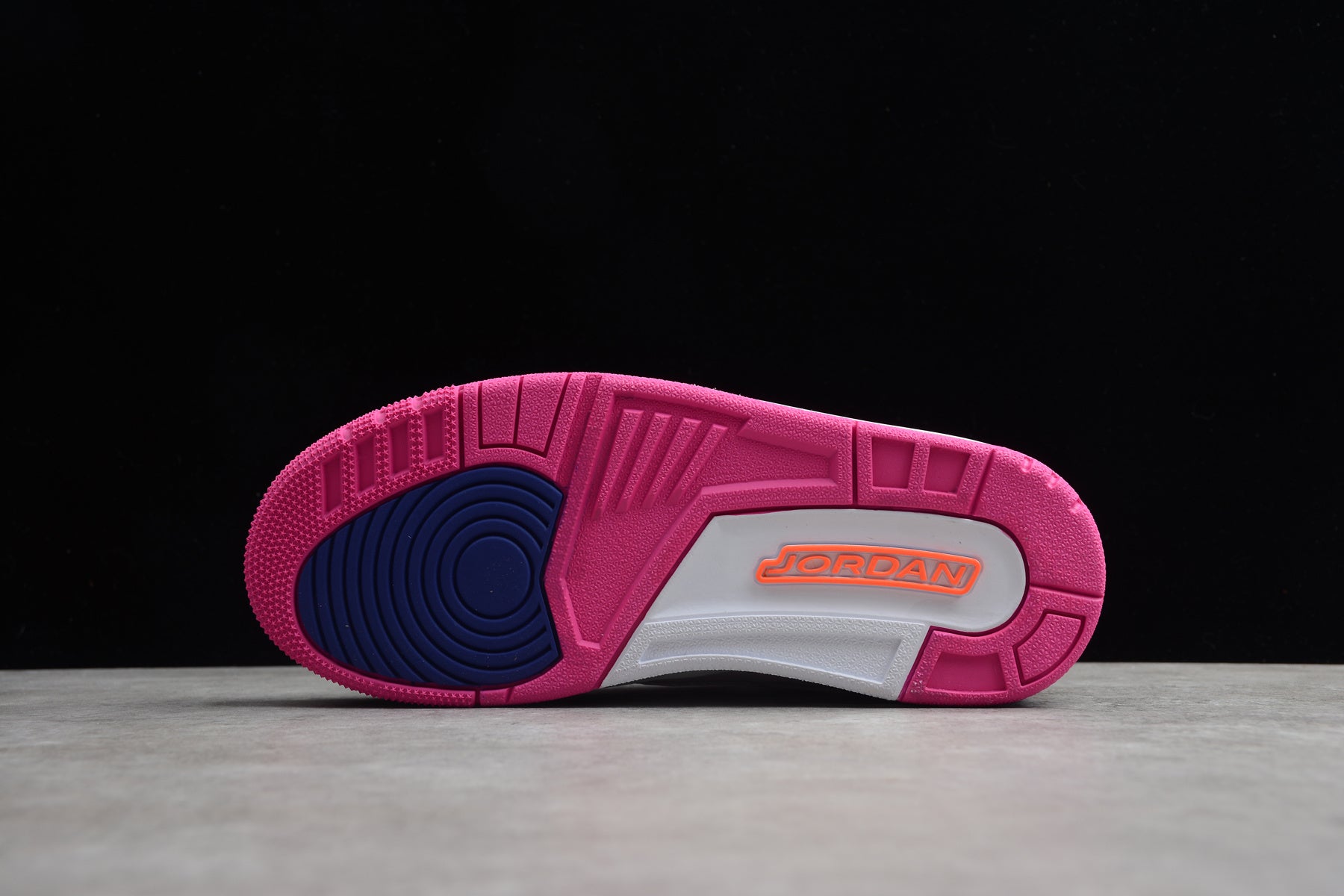 Air Jordan 3 – Rosa / Lila