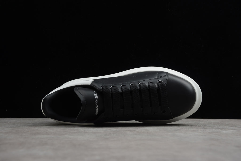 Alexander McQueen – Negro