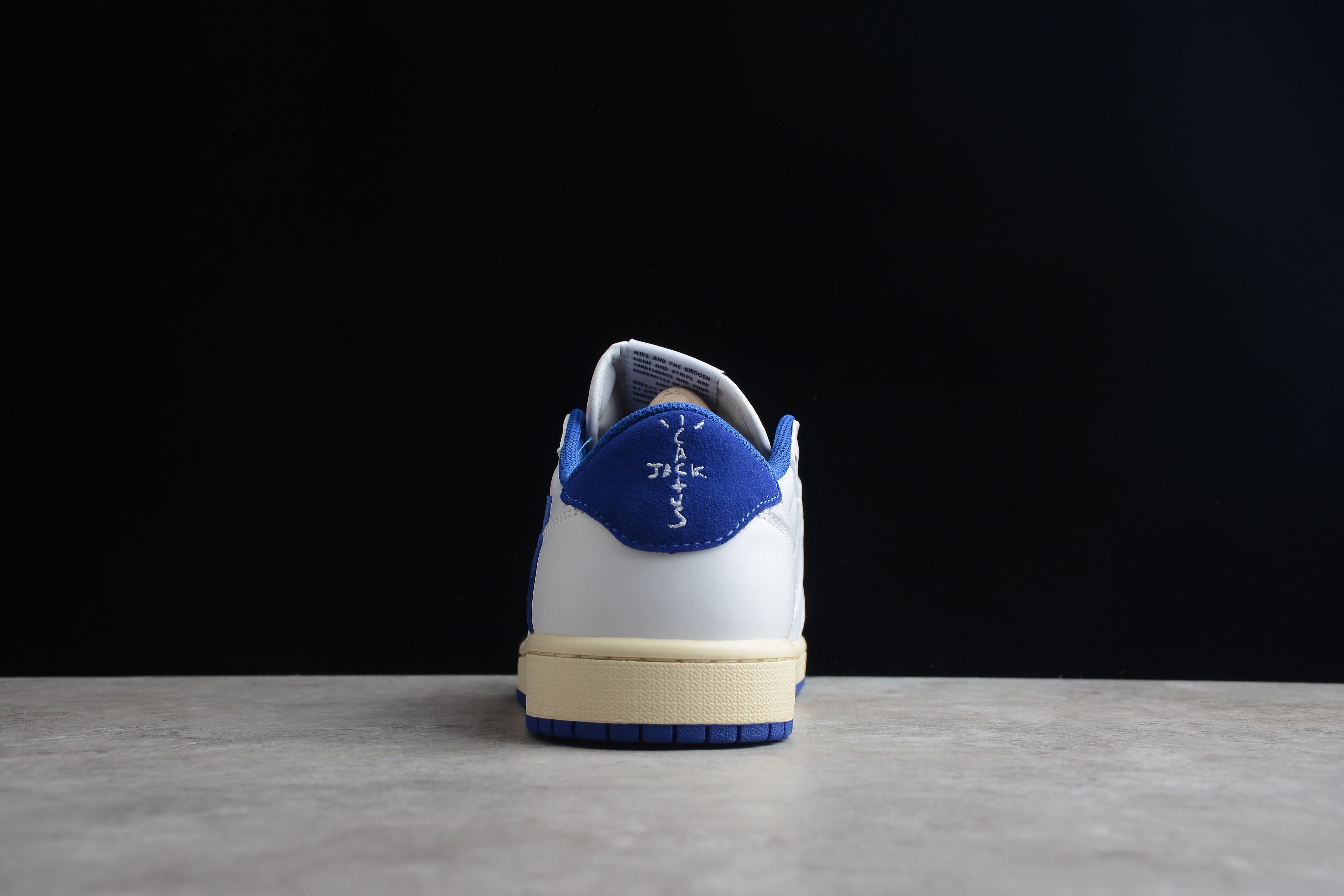 Travis Scott – Blanco / Azul