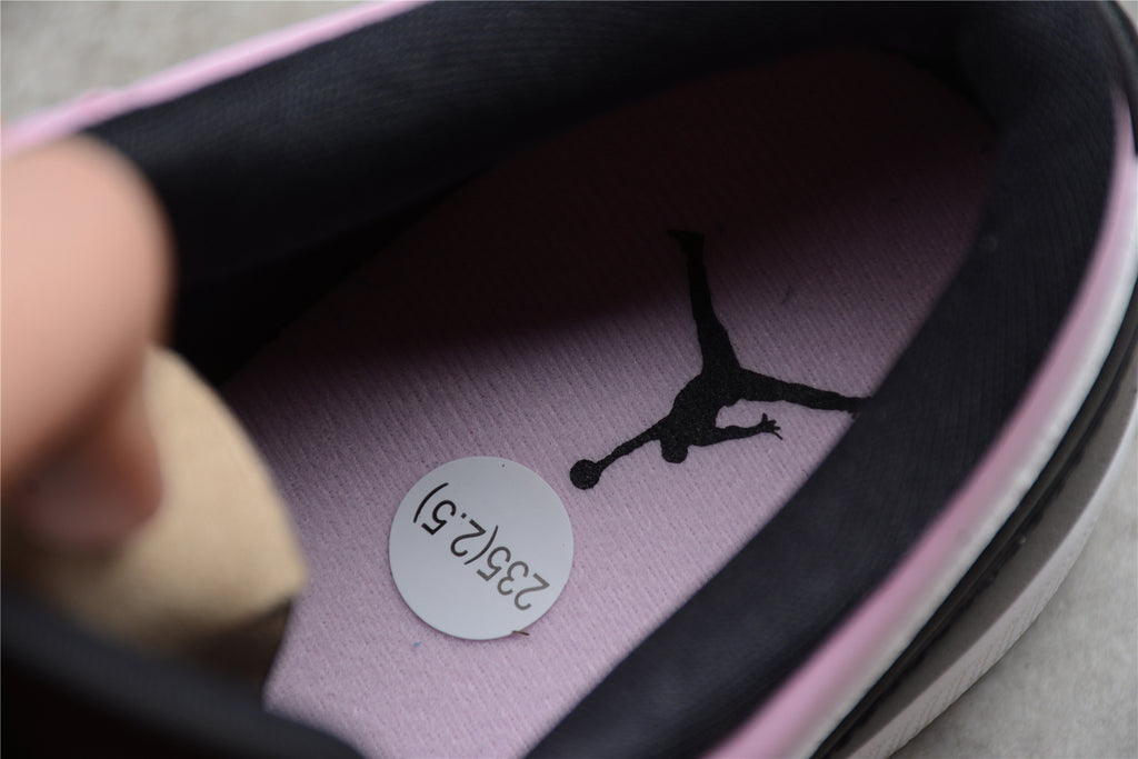 Jordan 1 Low – Rosa / Negro