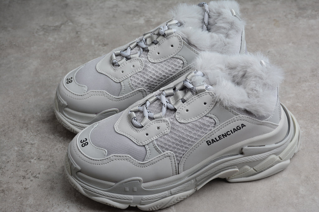 Balenciaga Triple S – Gris