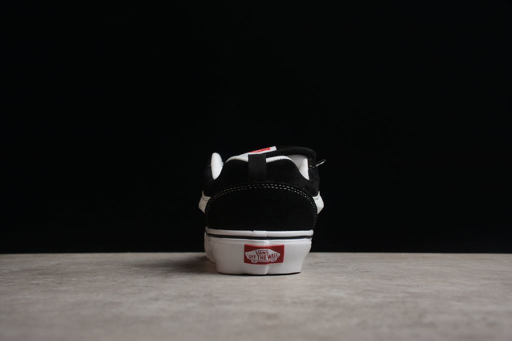 Vans Knu Skool – Negro / Blanco
