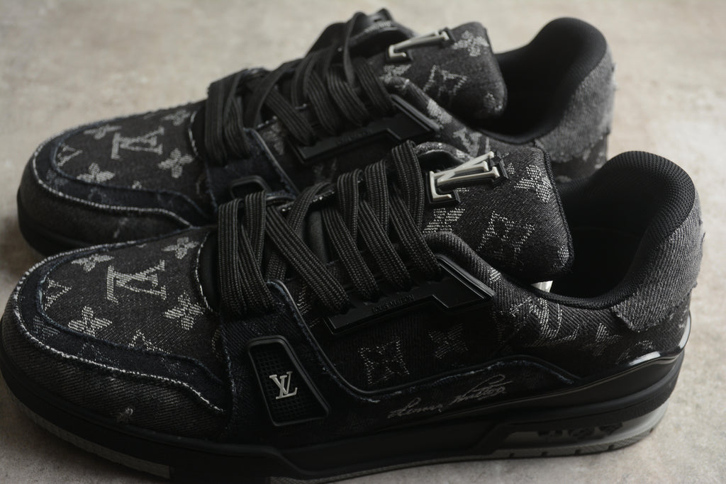 Louis Vuitton Trainer Low – Negro / Gris