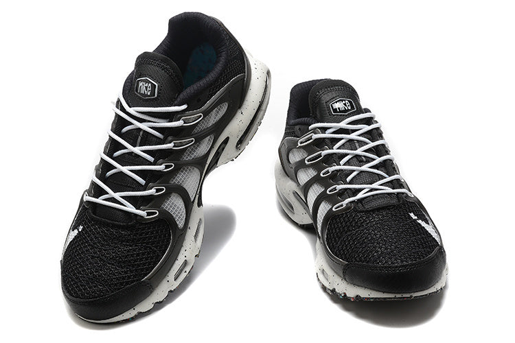 Air Max Plus Terrascape – Negro / Blanco