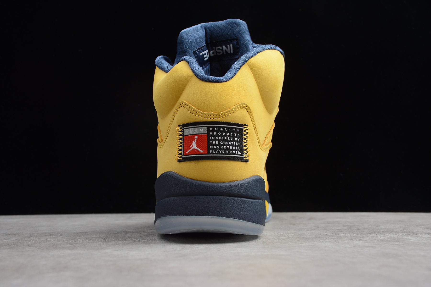 Air Jordan 5 – Amarillo