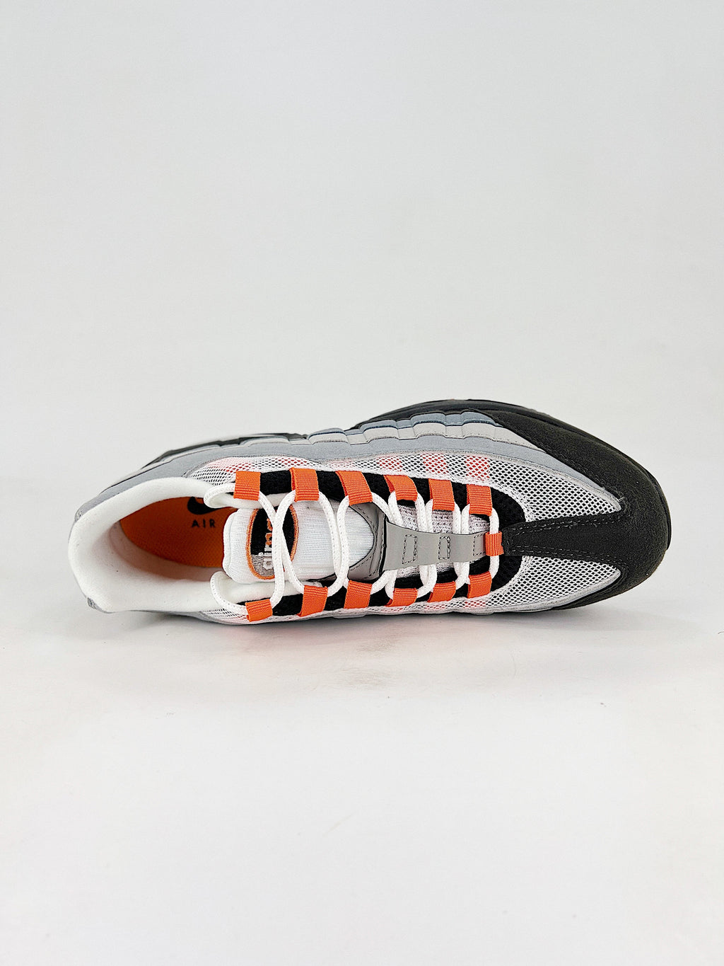 Air Max 95 – Negro / Gris / Naranja