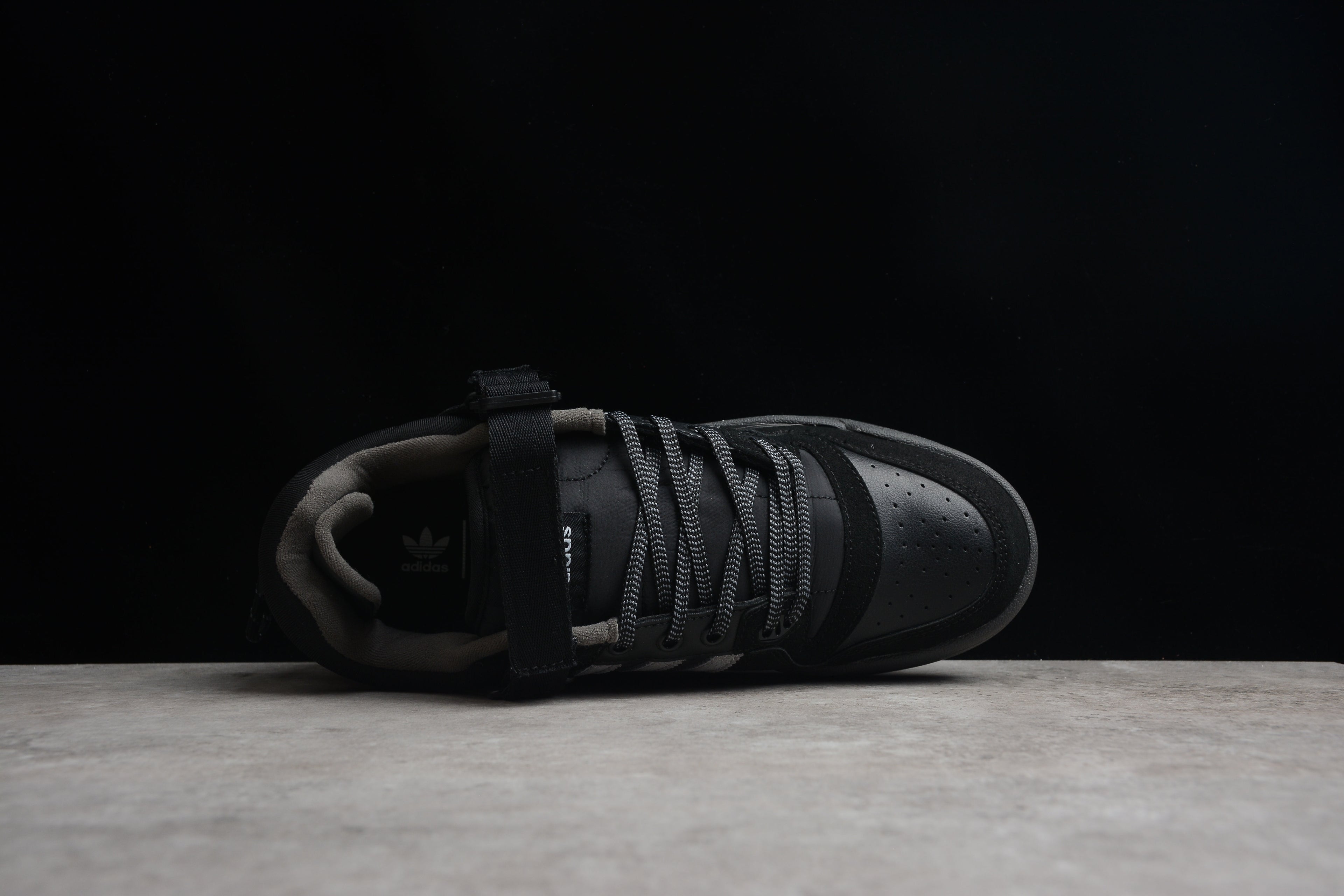 Adidas Forum Bad Bunny – Negro / Gris