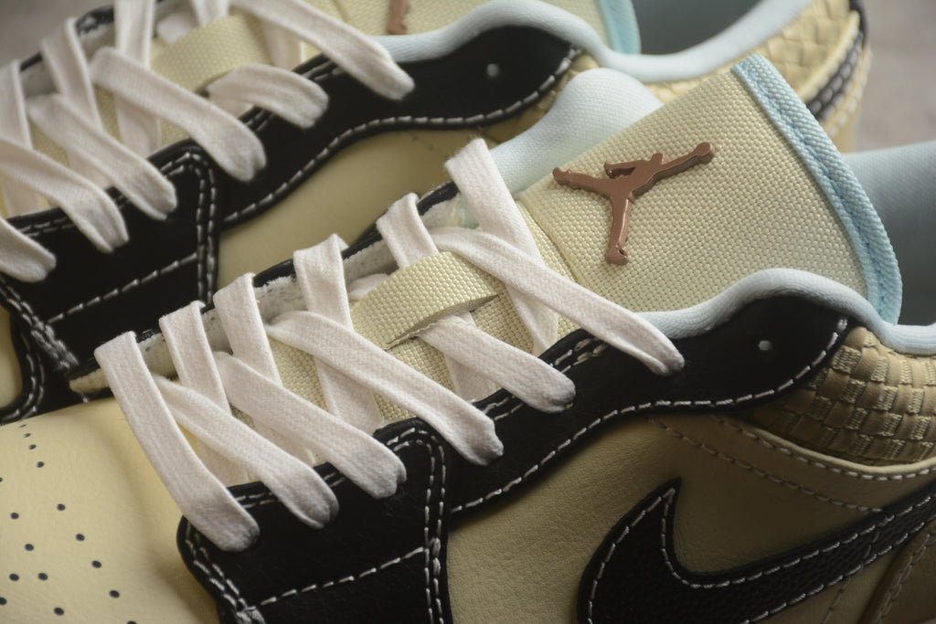 Jordan 1 Low – Beige / Negro