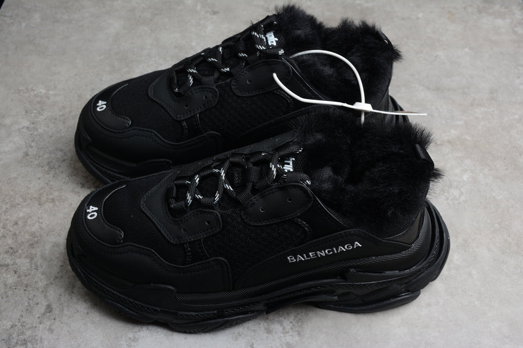 Balenciaga Triple S – Negro
