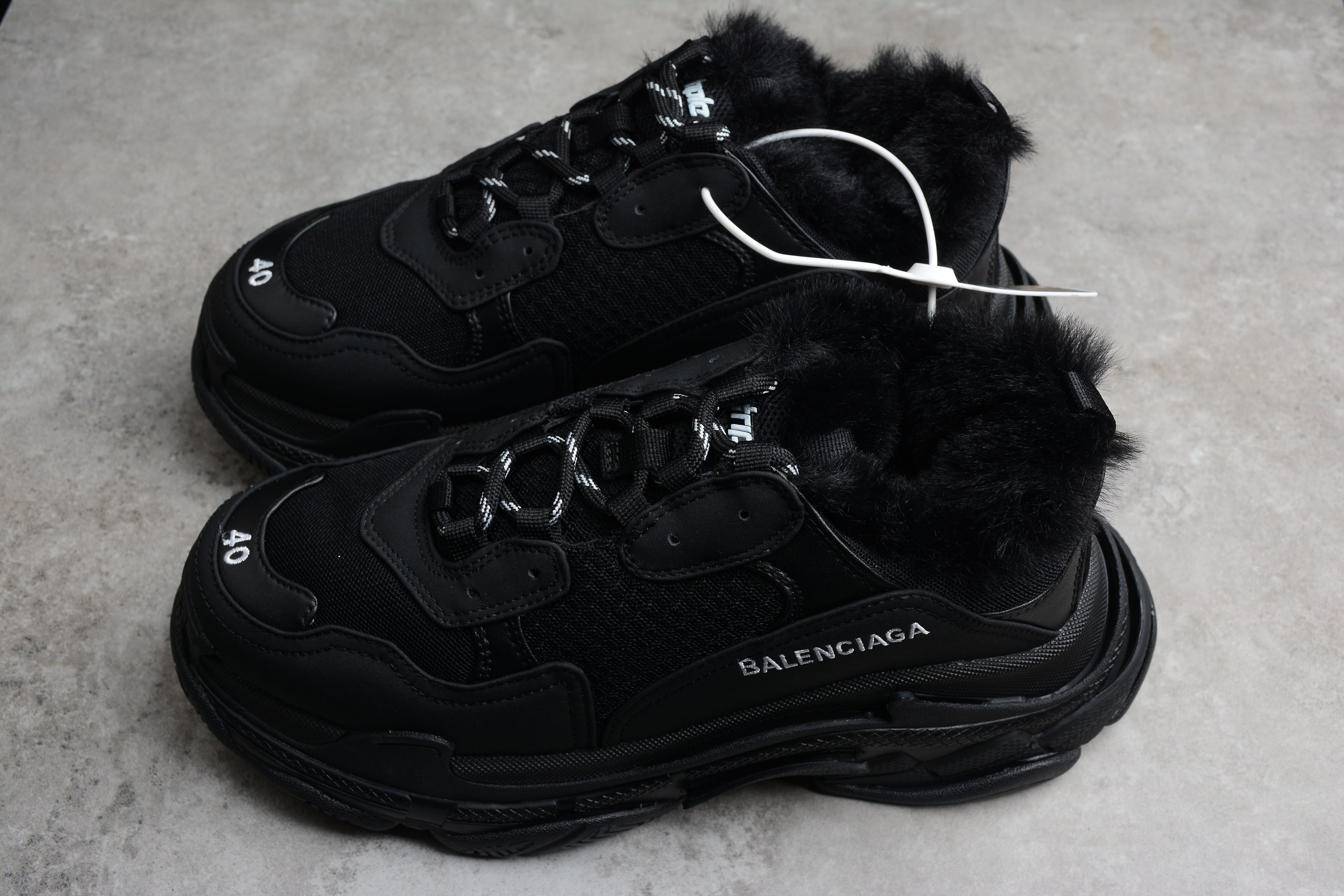 Balenciaga Triple S – Negro