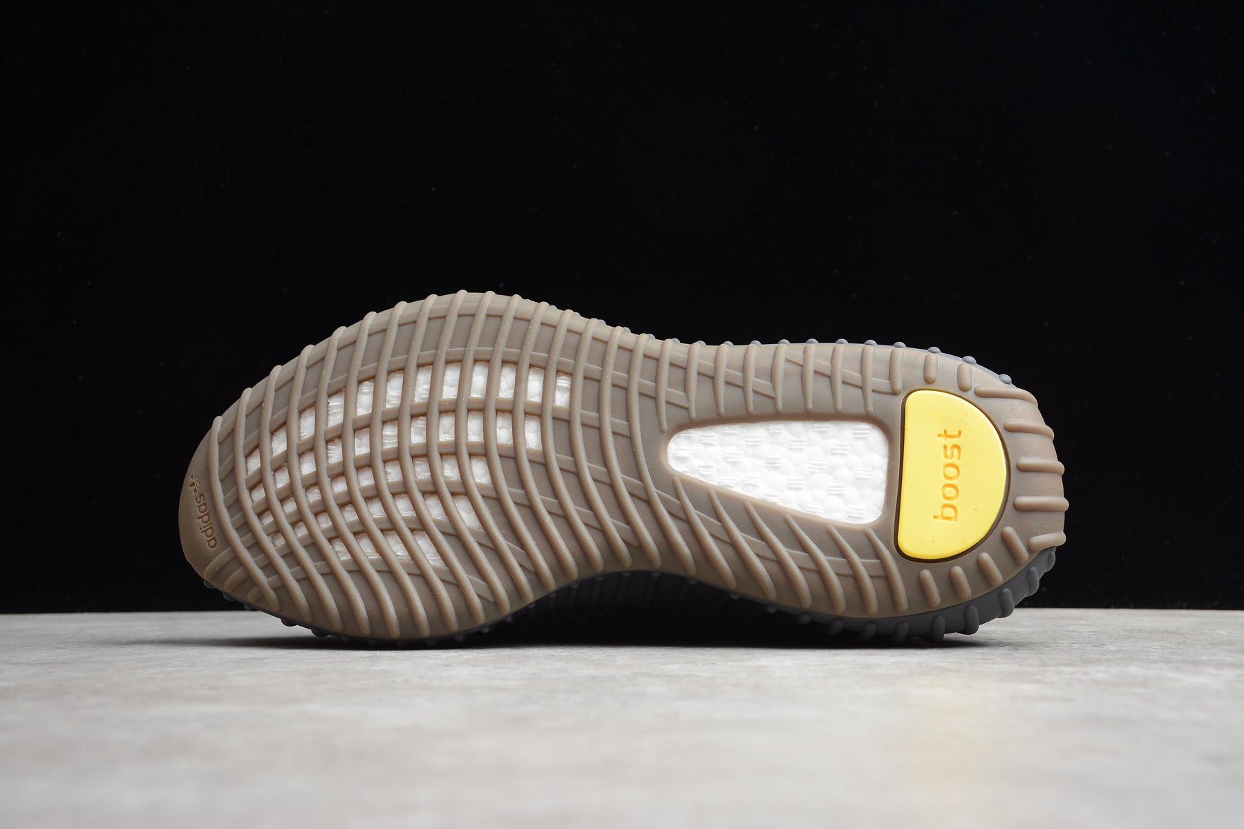 Adidas Yeezy 350 – Gris Oscuro