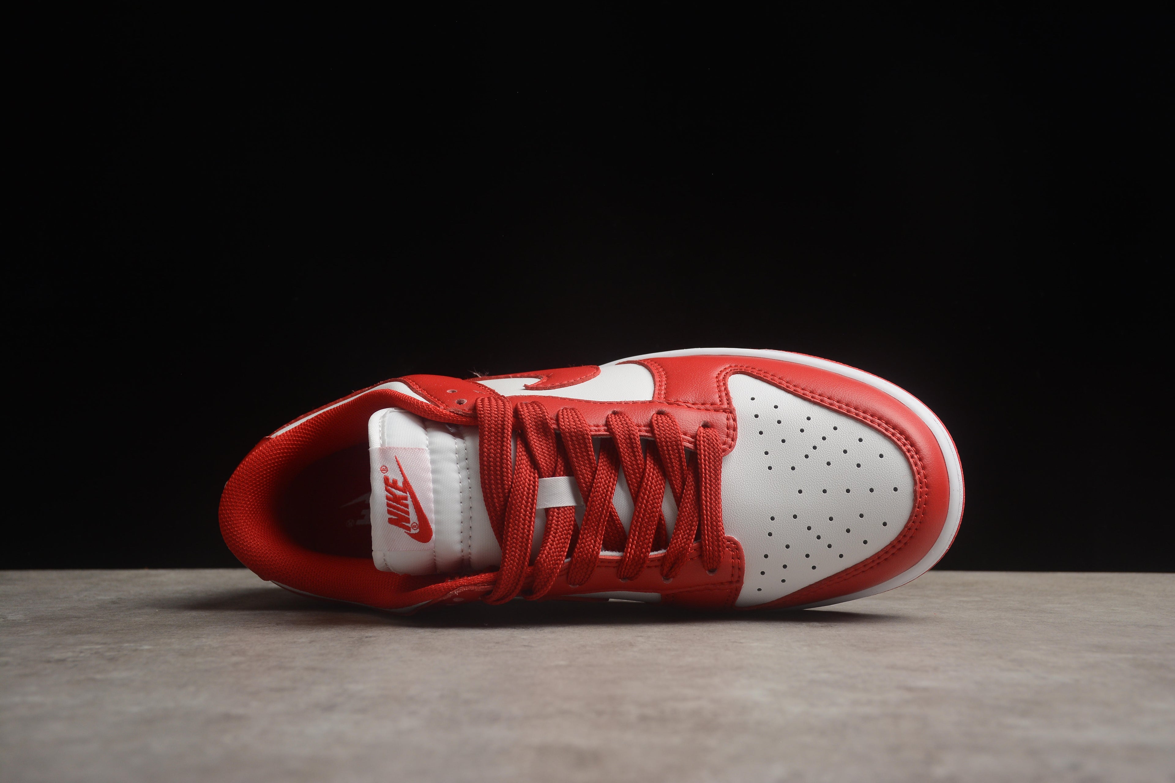 Dunk SB – Rojo / Blanco