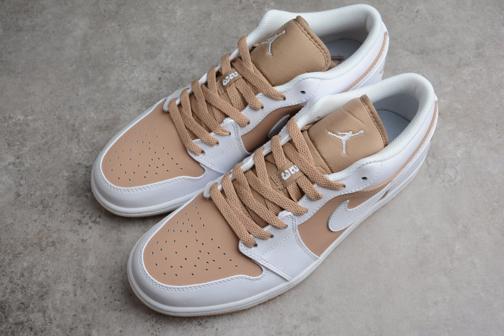 Jordan 1 Low – Blanco / Marrón