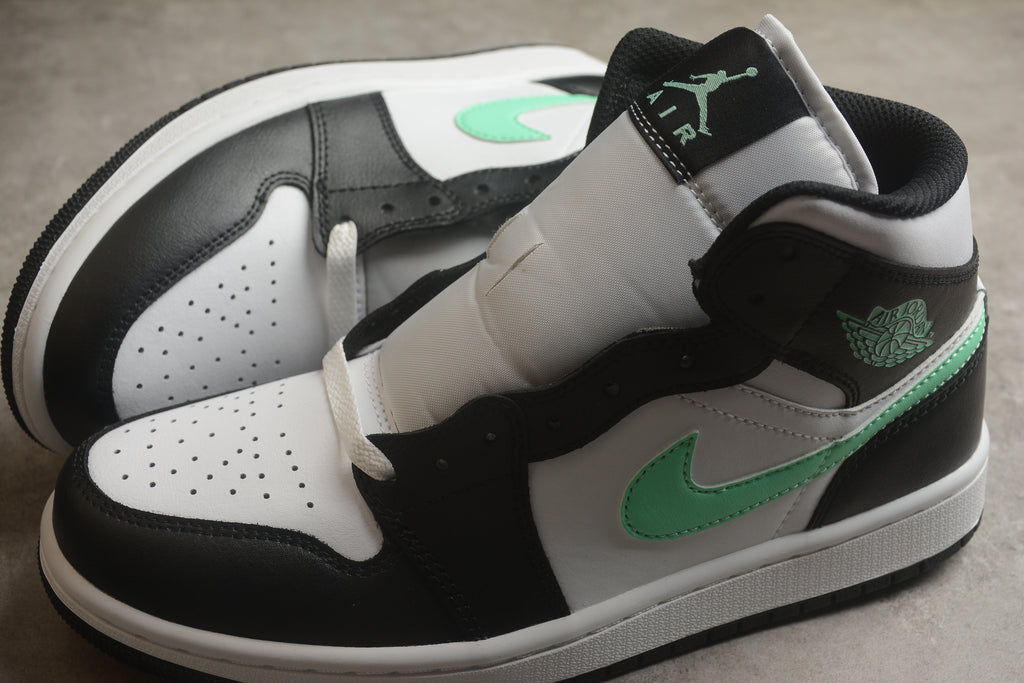 Air Jordan 1 Mid – Negro / Turquesa / Blanco