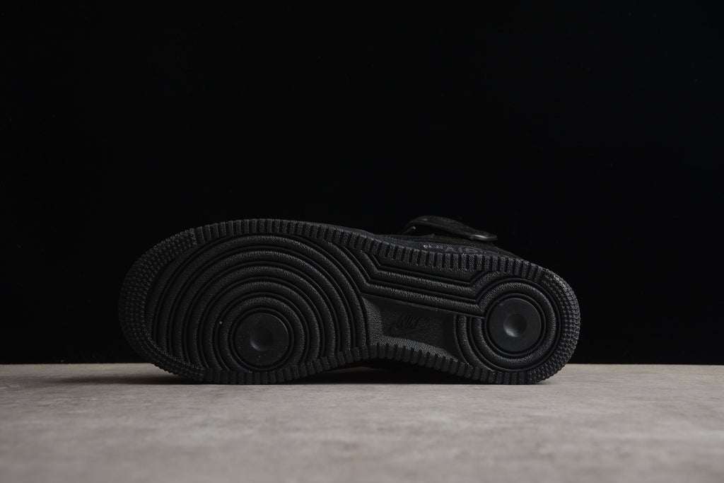Air Force 1 High LV – Negro