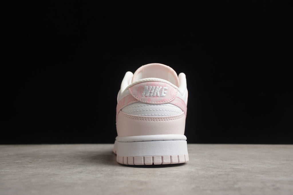 Dunk SB – Rosa Claro / Blanco