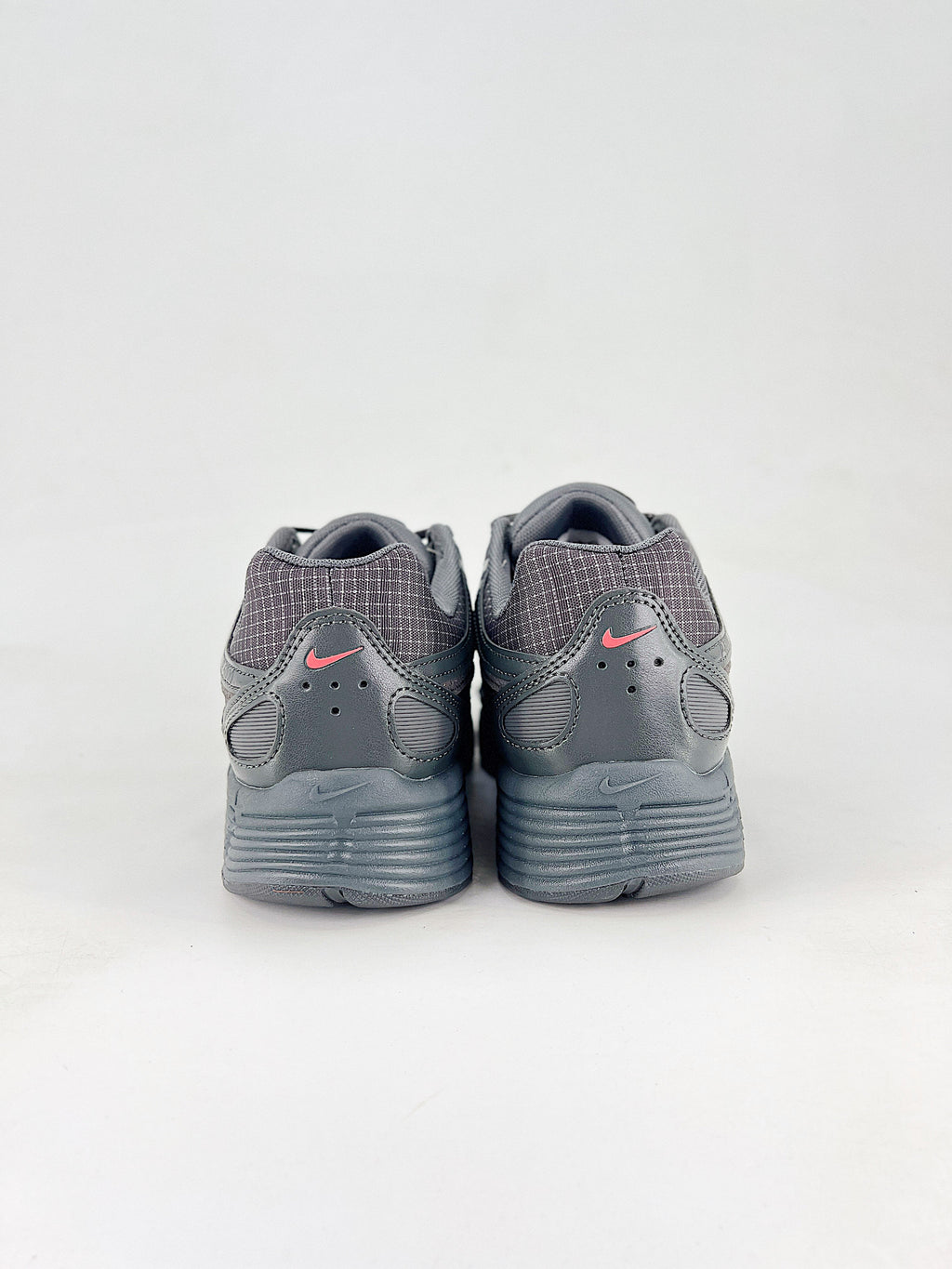 P-6000 – Gris