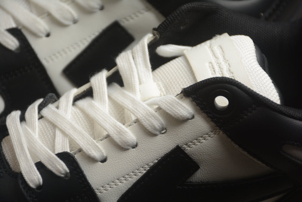 Off-White – Negro / Blanco