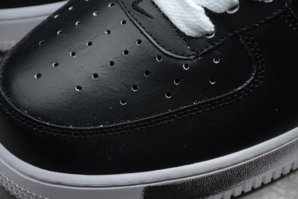 Air Force 1 Low – Negro con Suela Blanca