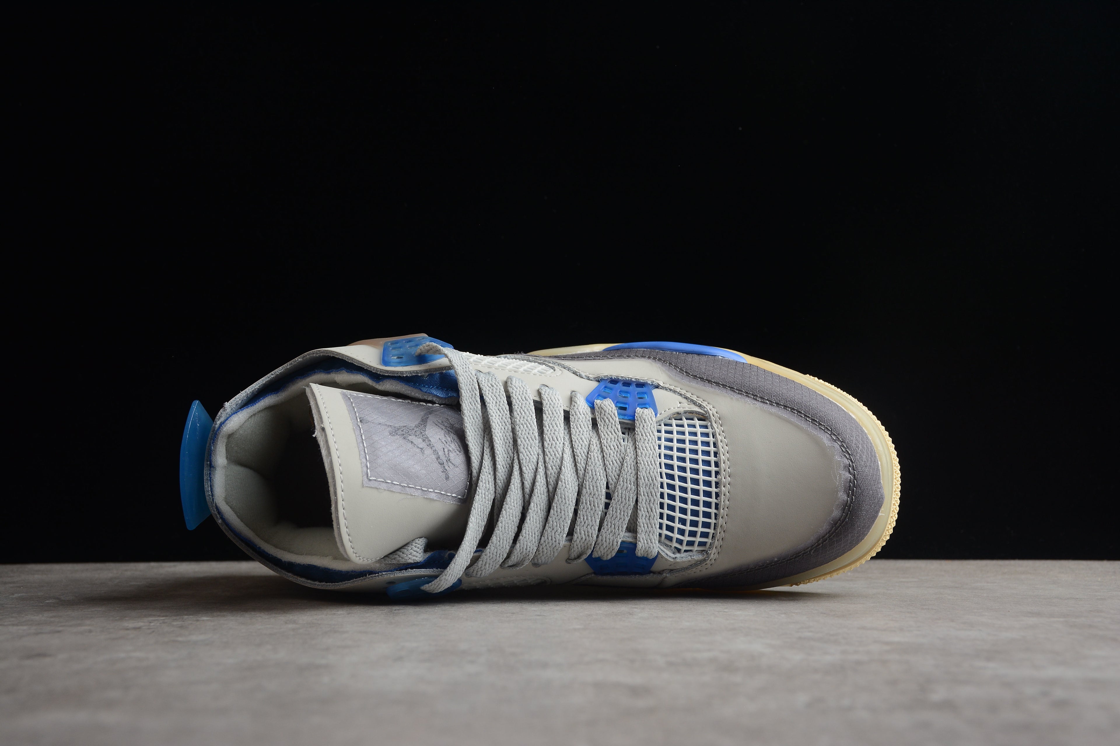 Air Jordan 4 – Gris / Azul