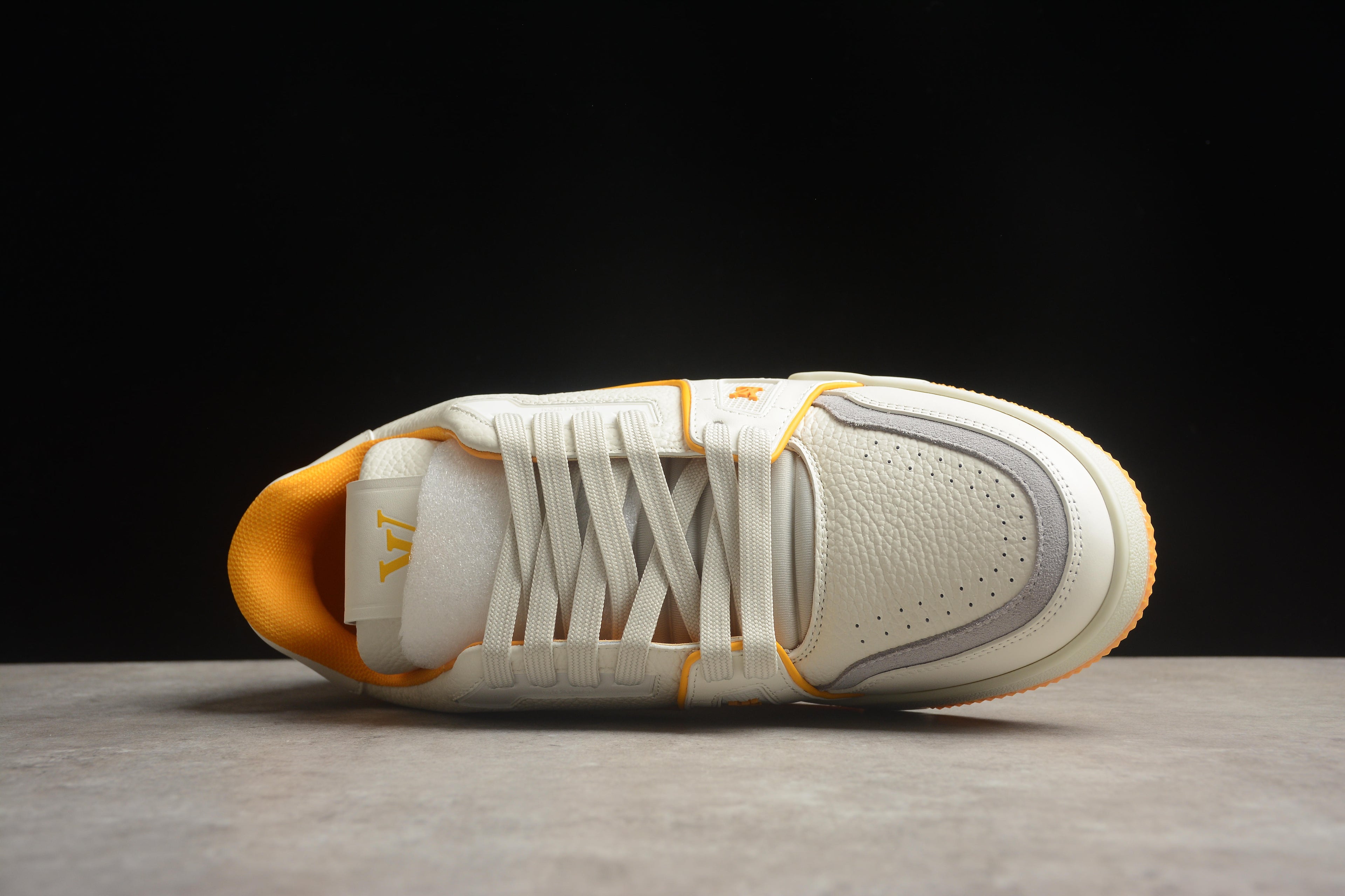 Louis Vuitton Trainer Low – Blanco / Amarillo