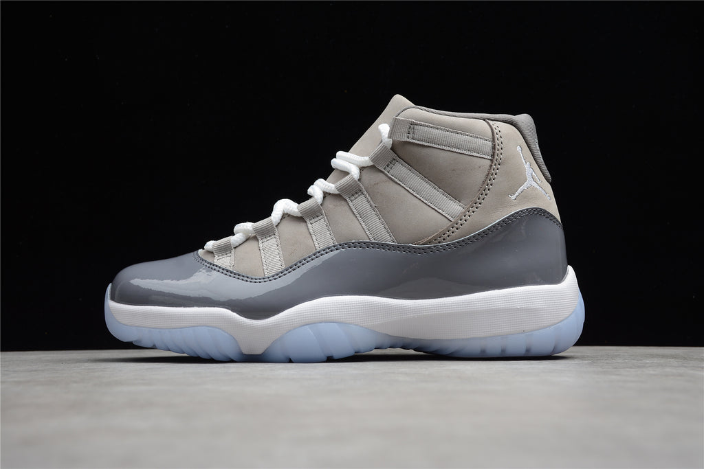 Air Jordan 11 – Gris