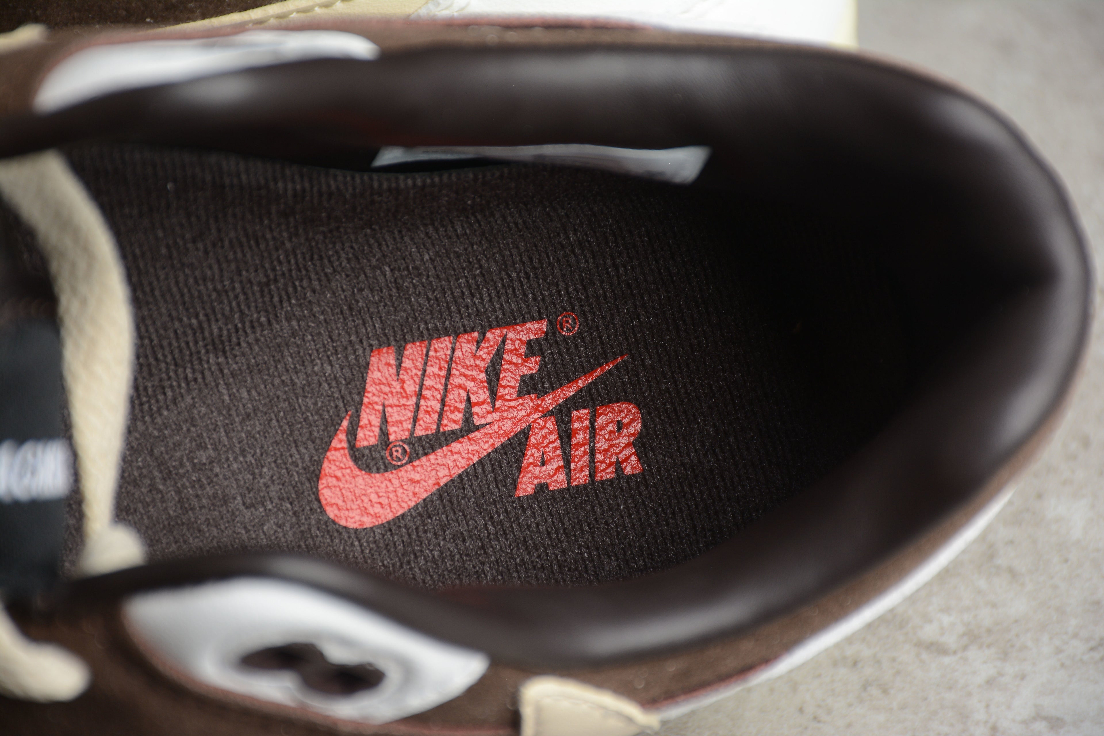 Air Max 1 – Marrón / Blanco