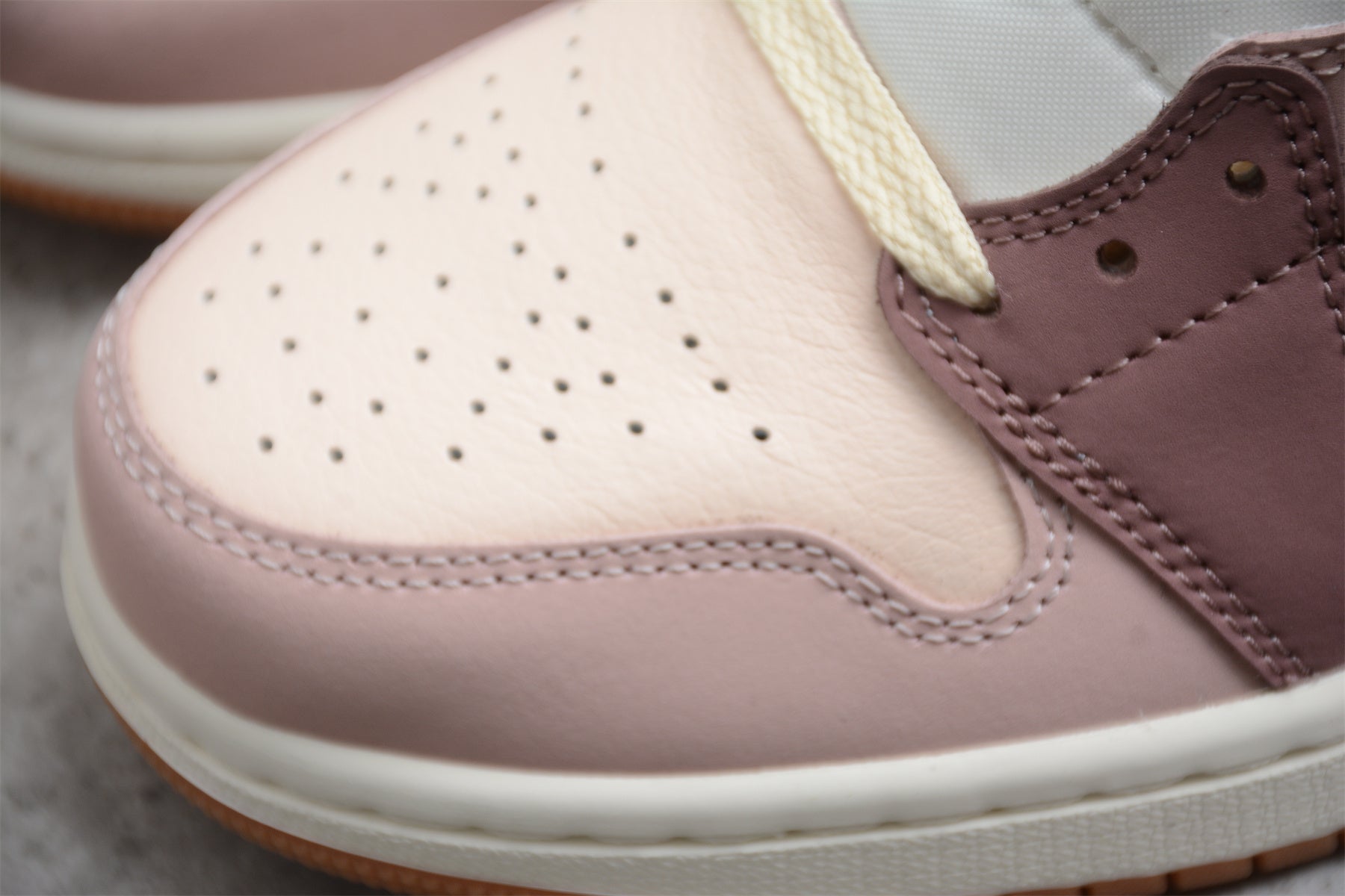 Air Jordan 1 Mid – Tonos de Rosa