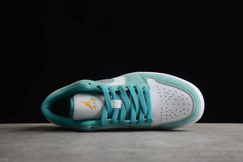 Jordan 1 Low – Turquesa Claro / Blanco
