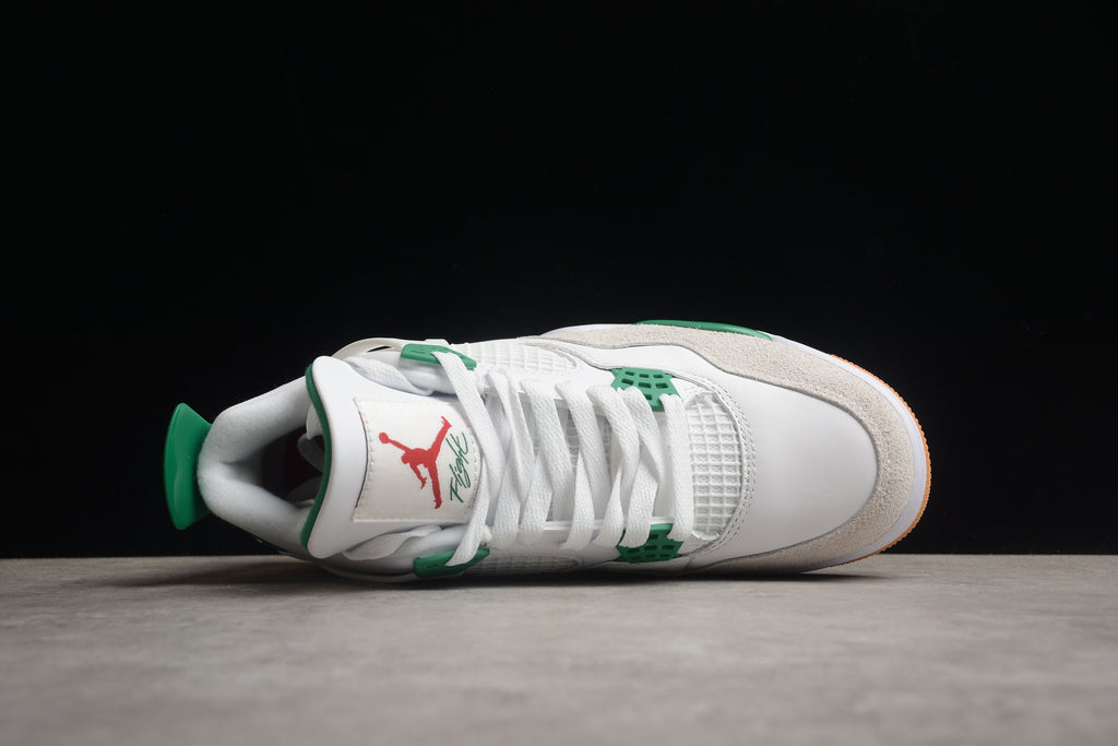 Air Jordan 4 – Blanco / Verde