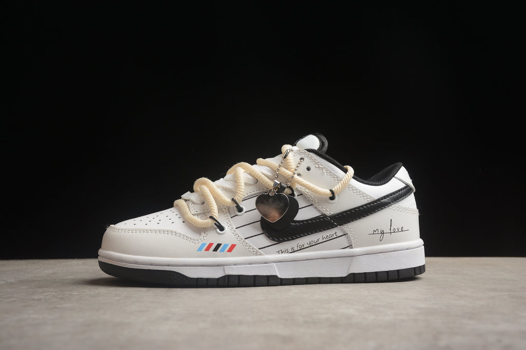 Dunk SB – Blanco / Negro