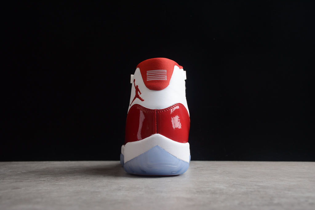 Air Jordan 11 – Rojo / Blanco