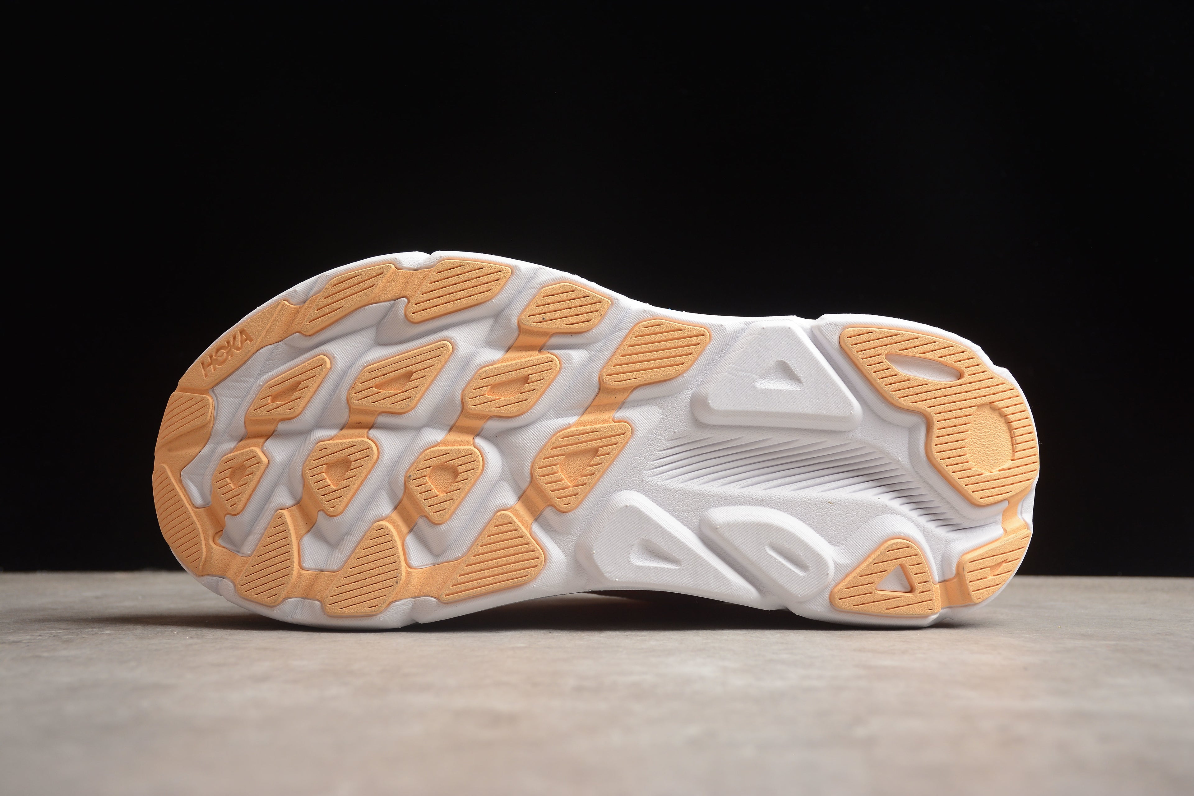 Hoka Clifton 9 – Naranja