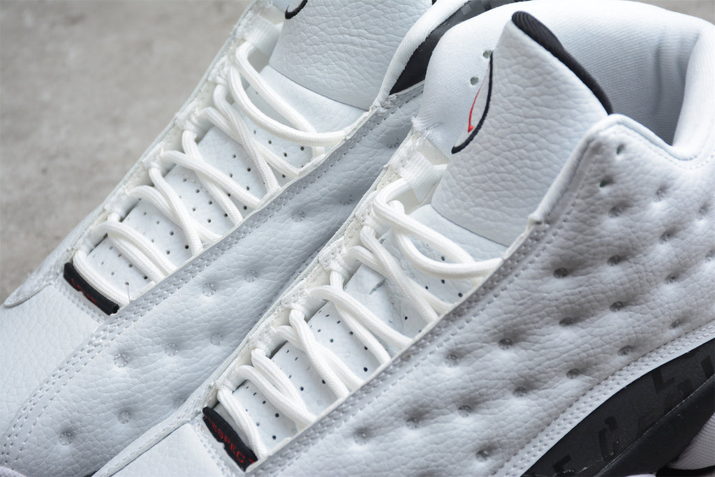 Air Jordan 13 – Blanco / Gris