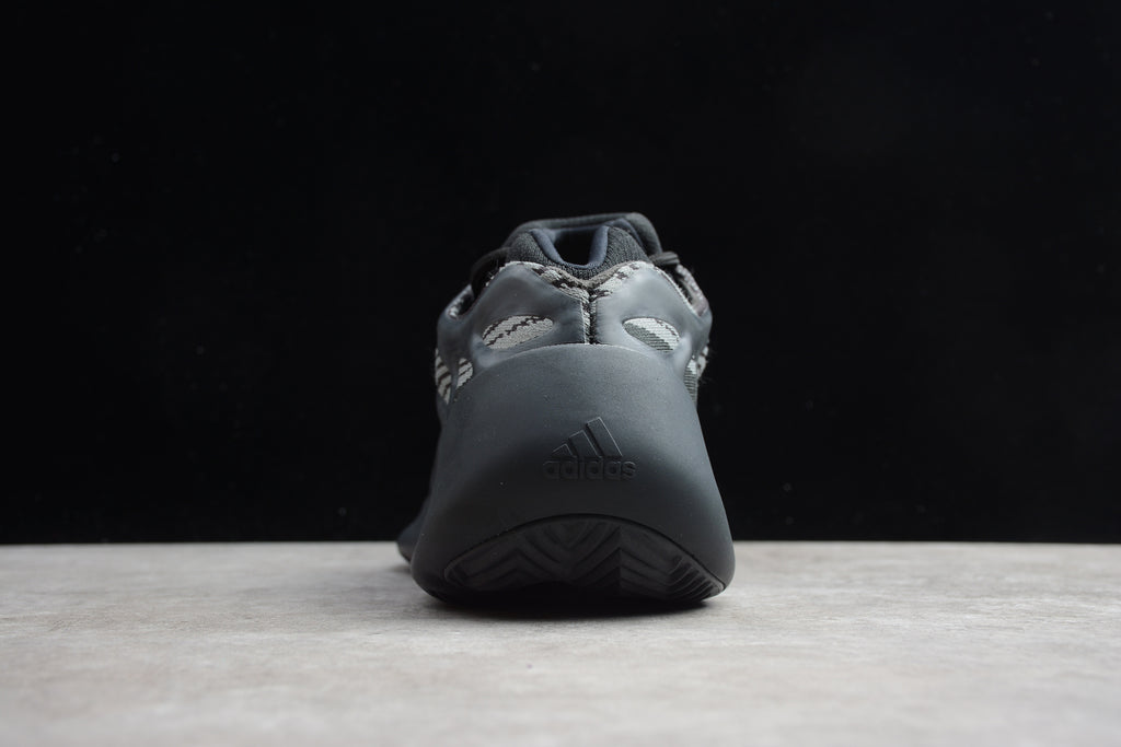 Adidas Yeezy 700 V3 – Gris
