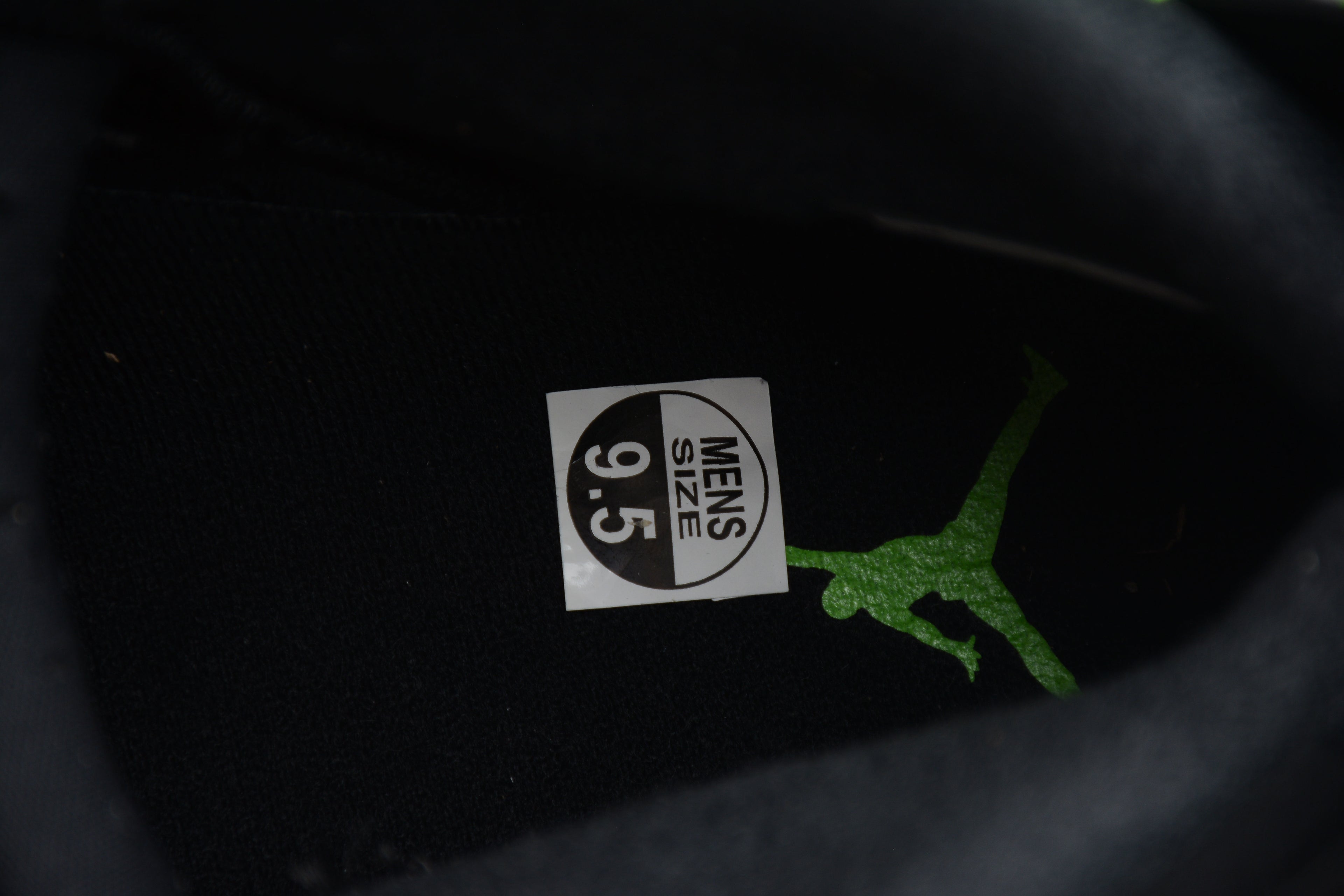 Air Jordan 6 – Negro Fluorescente